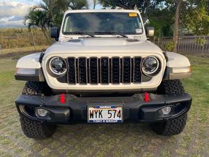 Jeep Wrangler Rubicon X 2024 USADO, 4 Puertas, Tracción en las Cuatro Ruedas, Volante a la Izquierda, Interior Oscuro, Control de Crucero Adaptativo, Asientos de Tela - Product Image 2