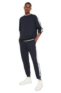 Vente en gros pas cher O-Neck Sweatshirt Jogger Set pour hommes OEM Manufacturer's Clothing Heavyweight Plus Size Tracksuit pour le printemps - Product Image 3