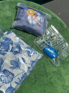 3-Piece Clear PVC Beach & Cosmetic Bag Set | Transparent 3-in-1 Wet Swimwear Pouch & Slide Zipper <b>Sunscreen</b> Bag - Product Image 6