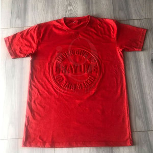 Camiseta en relieve para hombre con tacto suave y apariencia elegante Camiseta ligera en relieve para hombre con marca texturizada - Product Image 2