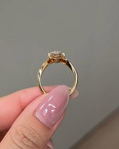 Anillo de Compromiso de Moissanita Duradero de 2.15 Quilates, Corte Brillante Redondo, Plata de Ley, Moderno, Unisex, Venta al por Mayor, MOQ 1 - Product Image 2