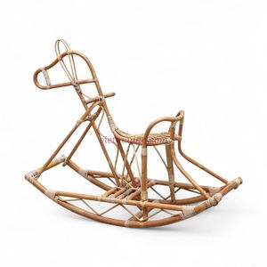 Chaise à bascule pour enfants en rotin écologique naturel, conçue pour des mouvements doux et amusants, en provenance du Vietnam - Product Image 5
