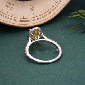 Superbe bague de fiançailles ovale en saphir jaune et auréole de diamants en or blanc 14K-Design élégant de pierres précieuses et diamant brillant - Product Image 4