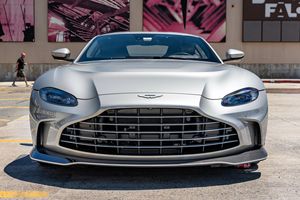 สภาพดีเยี่ยม รถมือสองปี 2023 Aston Martin V12 Vantage Coupe วิ่ง 900 ไมล์ - Product Image 3