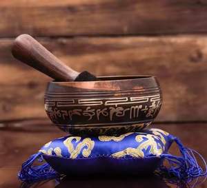 ชามร้องเพลงทํามือทิเบต - ศิลปะของแท้เพื่อการทําสมาธิ โยคะ และประสบการณ์การบําบัดด้วยเสียงที่เพิ่มขึ้น - Product Image 6