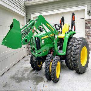 Livraison rapide disponible pour le tracteur John Deere 3032E conçu pour gérer les tâches difficiles sur le terrain avec un contrôle confortable - Product Image 3