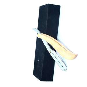 Navaja de Afeitar Clásica de Corte Directo, Navaja de Seguridad Alemana con Mango de Madera y Acero Inoxidable para Barberos por LCI - Product Image 4