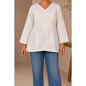Top Corto Bohemio de Lino y Algodón Bordado en Color Blanco Hueso para Mujer, Marca Mehrzadi Zeenat - Product Image 2