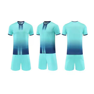 Conjunto de uniforme de fútbol de poliéster con diseño impreso en 3D al por mayor con técnica de sublimación - Product Image 1
