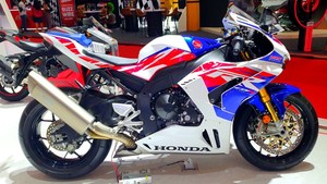 BURGMAN FAST DEMAND 2025 CBR1000RR Fire Blade SP Racing Rouge Blanc Bleu, Léger et Robuste, Origine USA, Sport - Product Image 3