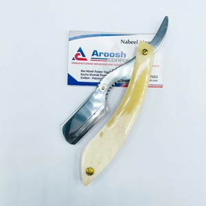 Vente en gros Rasoir droit professionnel Rasoirs pliants Logo personnalisé en acier inoxydable avec manche en bois Utilisation durable du visage - Product Image 3