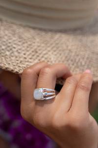 Superbe bague double pierre en pierre de lune et topaze bleue, en argent sterling 925, faite à la main, pierre de naissance de juin, style bohème gypsy, idée cadeau pour elle - Product Image 2