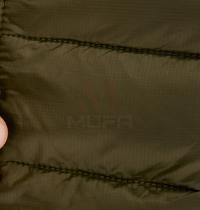 เสื้อกั๊กพัฟเฟอร์ผู้ชายแบบสั่งทำพิเศษสำหรับฤดูหนาว - น้ำหนักเบา ยั่งยืน สะดวกสบาย สไตล์ไฮสตรีท สีและโลโก้สั่งทำได้ - Product Image 6