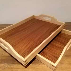 Idée de cadeau en bois Plateau de service en bois uni parfait pour la cuisine et la décoration intérieure Plateau de boisson alimentaire durable élégant pour les fêtes - Product Image 1