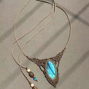 Fournisseur en gros de collier avec pendentif en labradorite naturelle, macramé vintage, certifié IGI, bijoux de fiançailles - Product Image 1