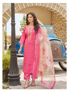 Nuevo lanzamiento tradicional conjunto de pantalón superior romano con bordado trabajo elegante Digital impreso Dupatta hecho a mano por el fabricante - Product Image 3