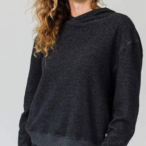 Sudadera con capucha de doble punto para mujer: ligera, transpirable e ideal para uso informal o relajante en interiores - Product Image 6