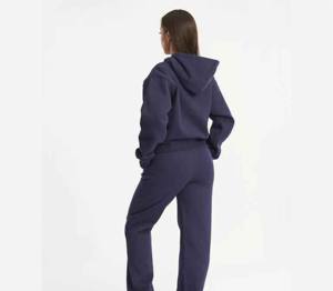 Ensemble de survêtement pour femme en deux pièces, coupe ample, décontracté, d'hiver, personnalisé en gros, motif uni, vêtements de sport pour le jogging - Product Image 4