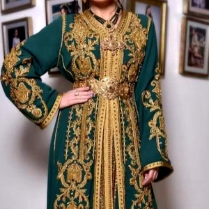 Vestido de caftán verde con cuentas de cristal embellecidas, piedra, bordado de DABKA Zari para fiestas/bodas = 2024 - Product Image 1
