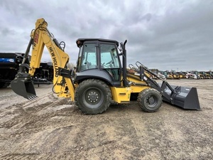 2023 Hollan B95D Skid Steer Loader avec chargeur frontal d'occasion 4 heures de roulement de moteur Core Component Bucket Attachments-Tractor Zoom - Product Image 4