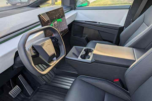 Tesla Cybertruck 2024 Série Foundation Sans Reserve 250-300 ch Double Moteur AWD Volant à Gauche Sièges en Cuir 5 Places Écran Tactile Xénon - Product Image 6