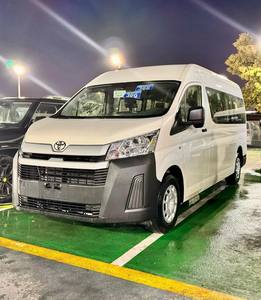 Hiace GL 2025, Furgoneta de 13 Plazas, Techo Alto, Equipamiento Completo, Motor 3.5L Gasolina, Asientos de Tela, Sistema de Navegación, Control Remoto Automático - Product Image 3