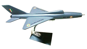 IAF โมเดลเครื่องบินโลหะหล่อขึ้นเครื่องบินโลหะโลหะหล่อขึ้นรูปโลหะรุ่น Mig 21ที่ได้รับความนิยมสูงสุดพร้อมฐานวาง - Product Image 4