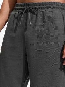 Conjunto de 2 Piezas de Ropa Deportiva para Hombre, 100% Algodón, Diseño Personalizado, Pantalones Cortos Deportivos Transpirables y Camiseta - Product Image 6