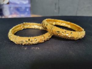 Bracelets à prix d'usine avec bracelets à la mode de forme ronde plaqués or 22CT à vendre par les exportateurs indiens - Product Image 2