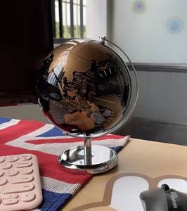 Globe du monde noir et or de luxe avec support en métal en laiton pour la décoration de bureau à domicile ornement de bureau éducatif - Product Image 5