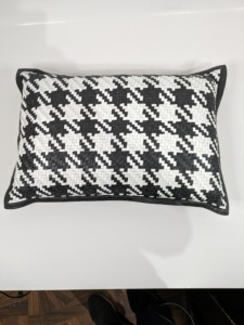 Housses de coussin tressées à la main Oreiller en cuir pur texturé unique Housses de coussin personnalisées Design original Décoration intérieure naturelle faite à la main - Product Image 3