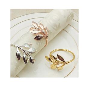 Rond de serviette en métal avec fil en or rose et argent pour décoration de table de mariage - Product Image 3