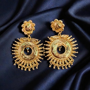 Comprar conjunto de pendientes con diseño de lujo de 22 quilates chapado en oro estilo Jhumka pendientes joyería para mujer desgaste por exportadores - Product Image 1