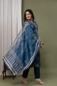 Vêtements indiens à la mode femme rayonne femmes imprimé fleuri droite Kurta ensemble pour mariage et tenue décontractée - Product Image 5