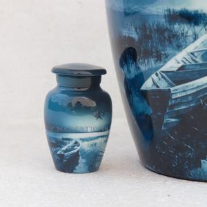 Diseño de imagen personalizado Urna de cremación de aluminio para adultos Jarrón de metal hecho a mano con técnica de fundición Incluye opción de impresión personalizada - Product Image 4