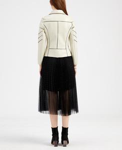 Veste en cuir matelassée en peau de mouton élégante pour femmes, design de motard authentique, coupe ajustée, poches zippées, imperméable, écologique, intemporelle - Product Image 3