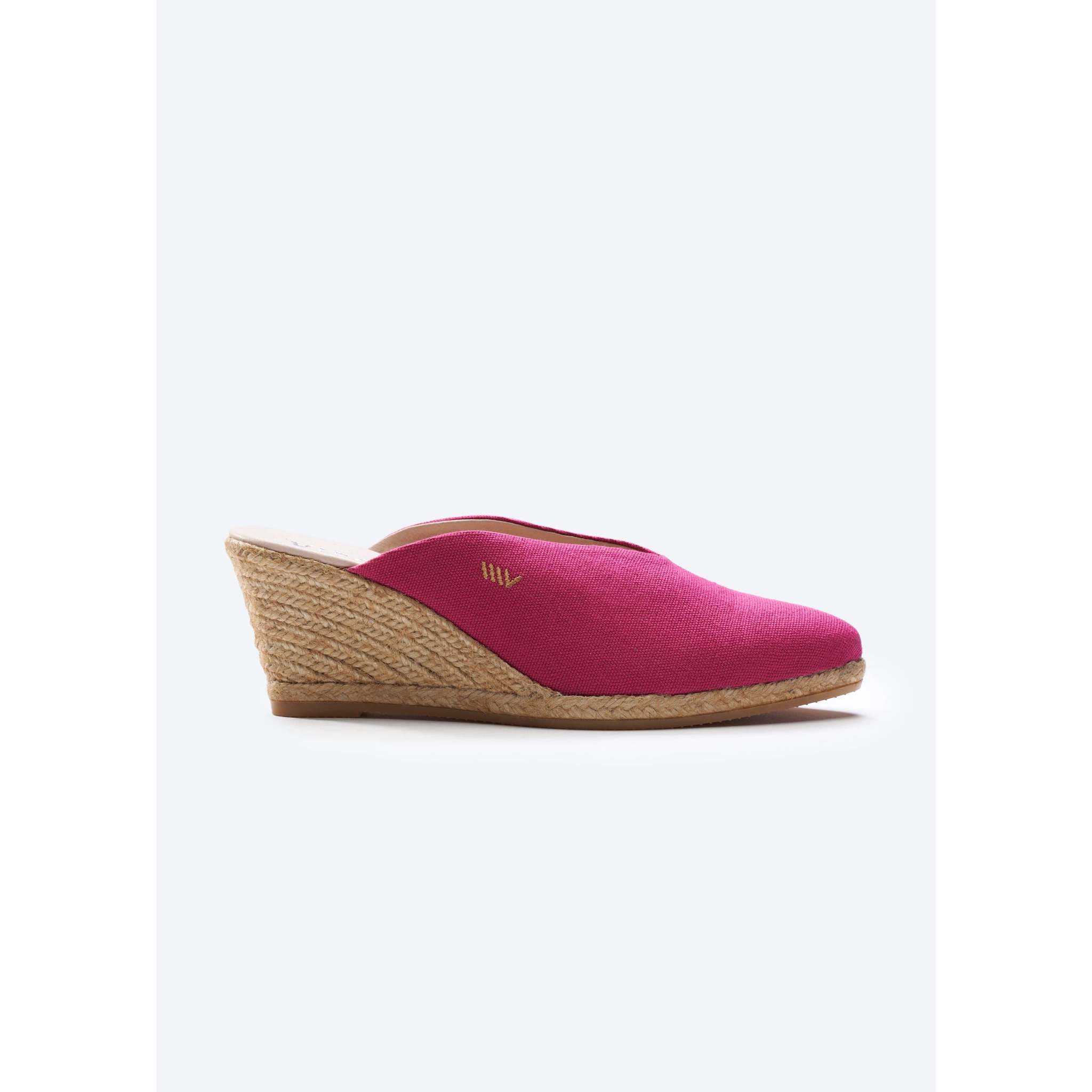 สีบานเย็น