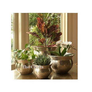 Pots et jardinières en aluminium de couleur or au design avantageux pour une utilisation en jardin et sur la terrasse, jardinière aux prix les plus bas - Product Image 1
