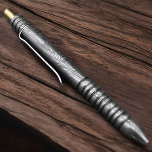 Bolígrafo de Acero de Damasco de Alta Gama con Cuerpo Duradero para Escritura Profesional y Uso en Oficina - Product Image 1