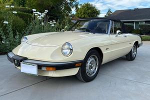 Alfa Romeo Spider Graduate de 1987 usado en excelentes condiciones - Product Image 2