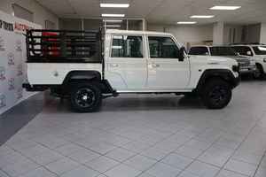 2015/2016/2021/2022/2025 d'occasion Toyotas LandCruisers pick-up 4x4 à vendre-Toyotas LandCruisers 70 Series à faible kilométrage - Product Image 2