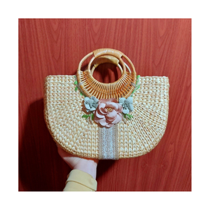 Sac à main élégant en jacinthe d'eau avec décor floral et doublure en coton sac à main écologique fait à la main pour pique-nique à la plage ou idées cadeaux - Product Image 6