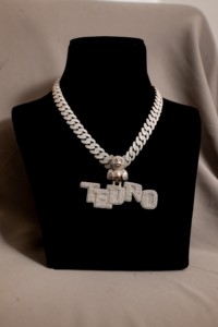 Collier pendentif personnalisé en argent 925 avec moissanite et breloque ours, chaîne cubaine, design de joaillerie fine de luxe pour homme - Product Image 6