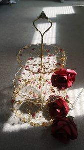 Venta al por mayor soporte de pastel para fiesta de cumpleaños y soporte de pastel de resina de boda para Hotel diseño moderno soporte de pastel de resina de metal de alta calidad - Product Image 6