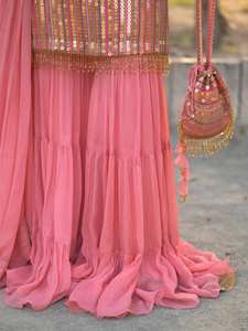 Nouvel ensemble Sharara et Dupatta de soirée de créateur en rose avec broderie de sequins, tenue ethnique élégante pour les fêtes et les mariages - Product Image 3