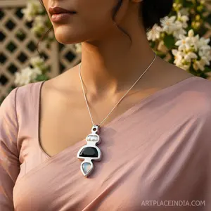 Collar de Moda con Colgante Chapado en Oro de 18K con Diamantes y Perlas para Uso Diario de Mujer, Disponible en Oro Blanco y Rosa - Product Image 2