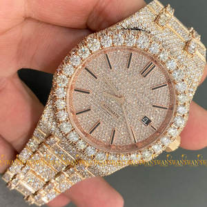 Meilleure vente Montre-bracelet de laboratoire en acier inoxydable pour hommes entièrement glacée VVS Clarity Diamond Dial Glass Charm personnalisable - Product Image 2