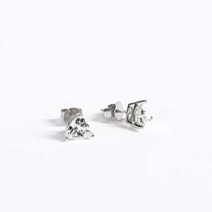 Boucles d'oreilles en diamant taillé trillion pour femme - Product Image 4