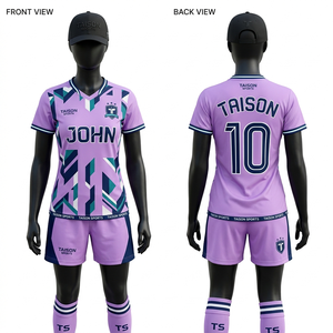 Uniforme de Fútbol Femenino Premium, Tela de Poliéster Transpirable de 180 GSM, Diseño de Panel Degradado Rojo, Sublimación, Logotipo Personalizado - Product Image 3