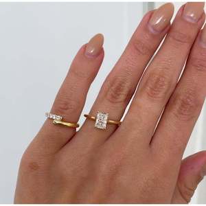 Bague de fiançailles solitaire en diamant de laboratoire taille radiant de 2 carats, certifiée IGI, couleur D-E-F, clarté VVS/VS, or 14 carats - Product Image 5